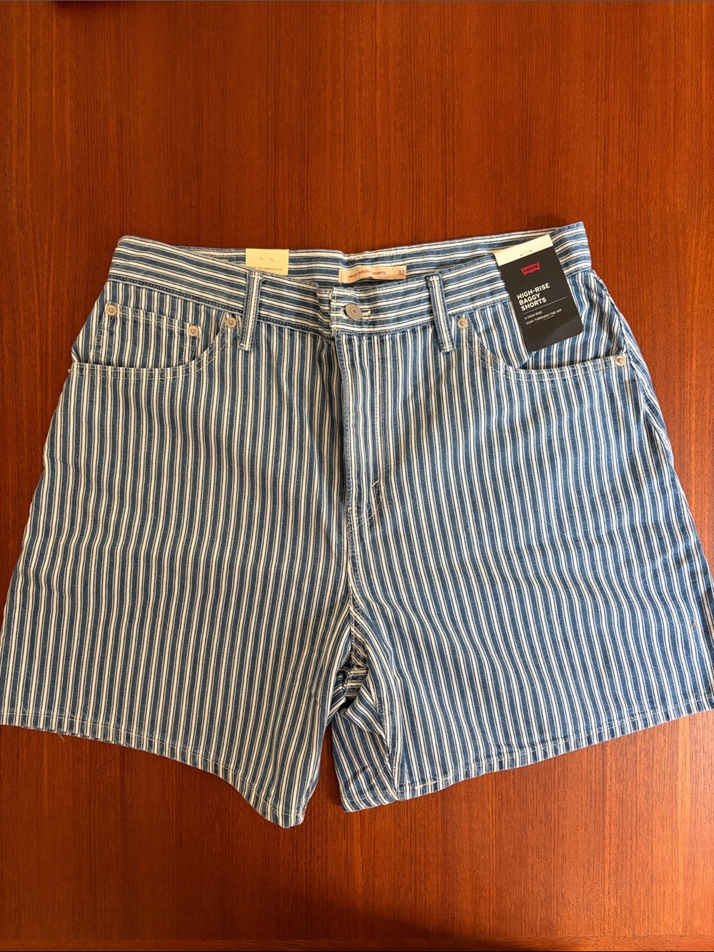 NWT Levi’s Railroad Striped High Rise Baggy Shortz